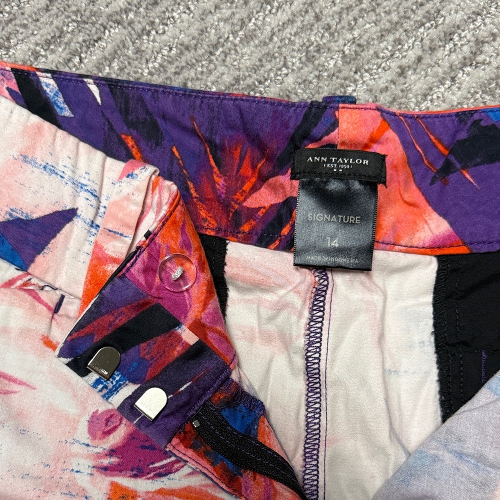 Ann Taylor Tropical Floral Shorts - Picture 3 of 3